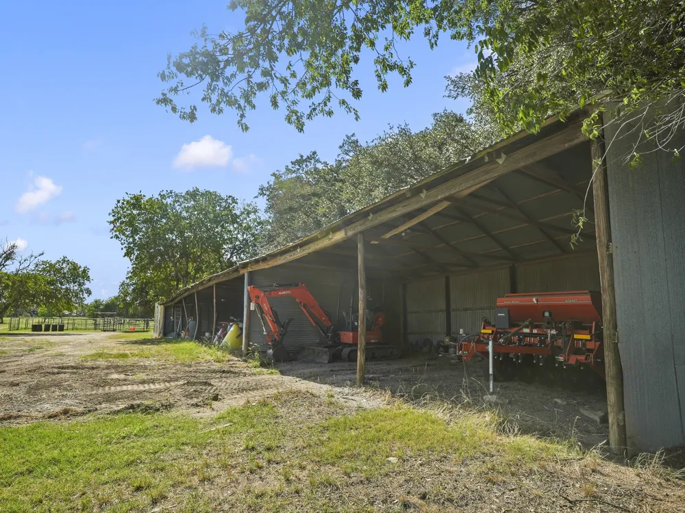 1042 Highway 174 Meridian, TX 76665