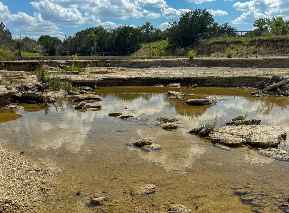 1042 Highway 174 Meridian, TX 76665