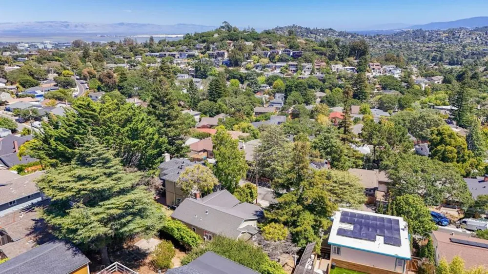 2032 Lyon Avenue Belmont, CA 94002