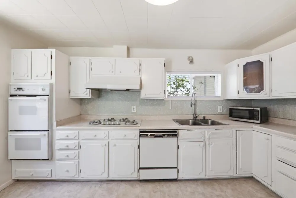2032 Lyon Avenue Belmont, CA 94002