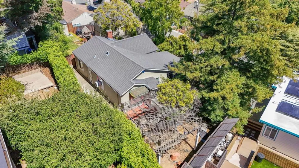 2032 Lyon Avenue Belmont, CA 94002