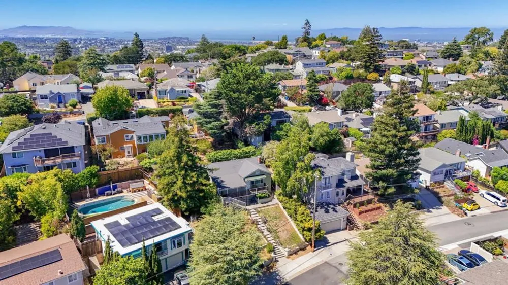 2032 Lyon Avenue Belmont, CA 94002
