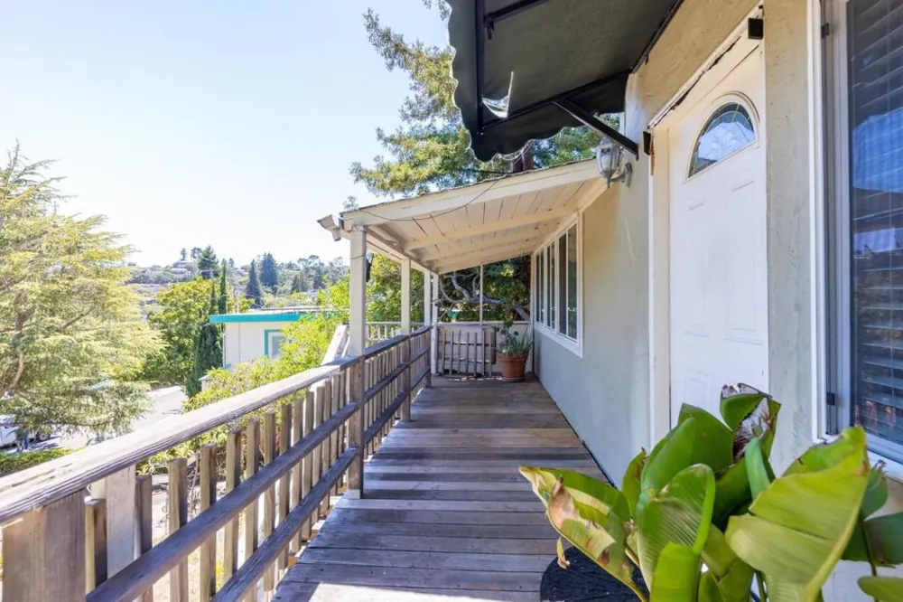 2032 Lyon Avenue Belmont, CA 94002