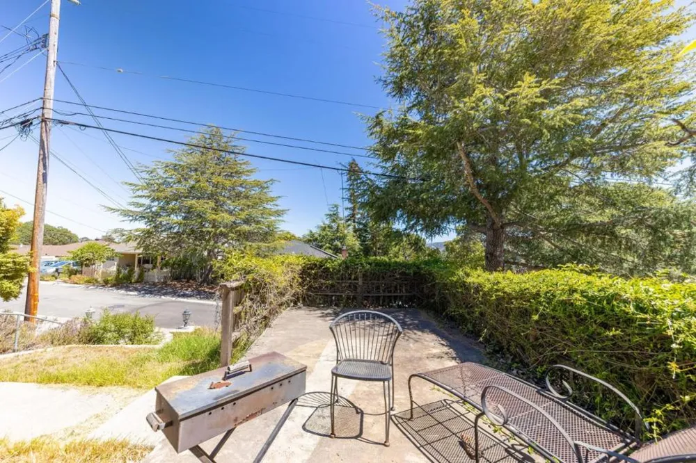 2032 Lyon Avenue Belmont, CA 94002