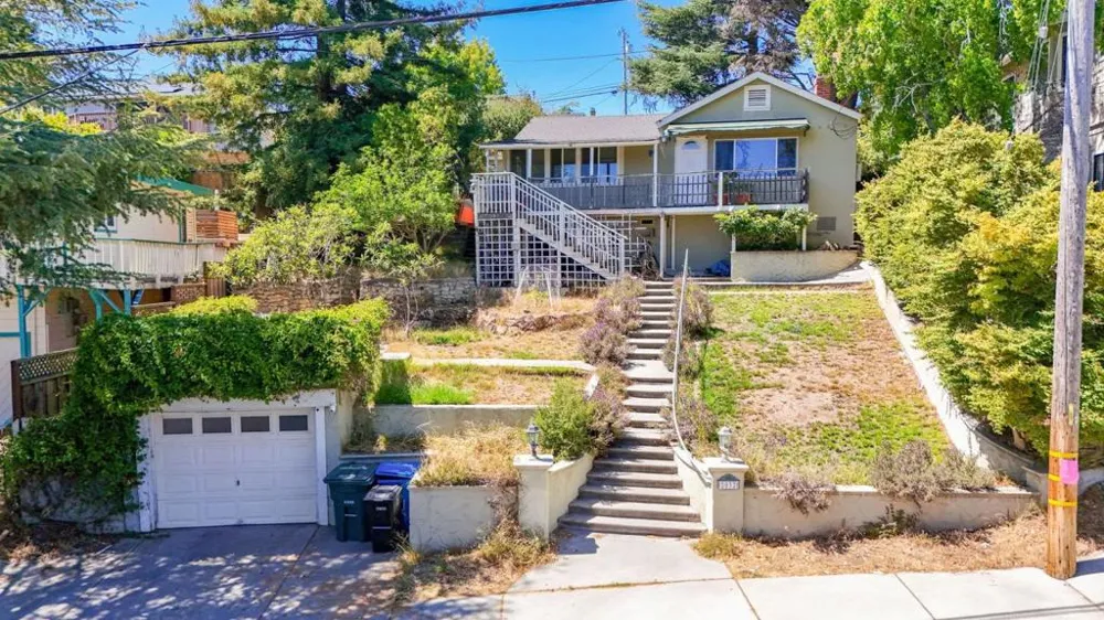 2032 Lyon Avenue Belmont, CA 94002