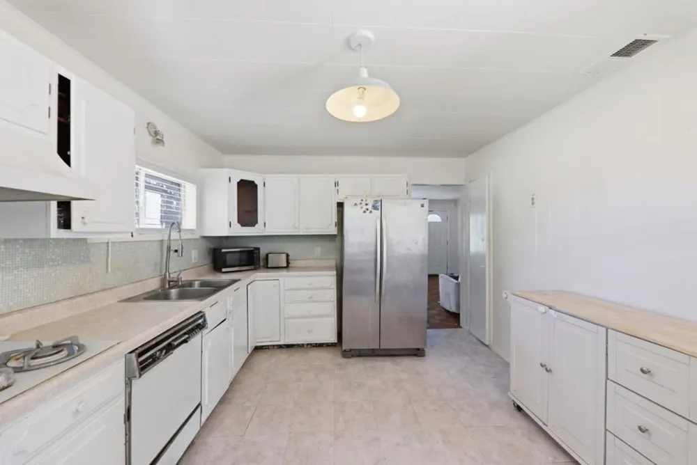 2032 Lyon Avenue Belmont, CA 94002
