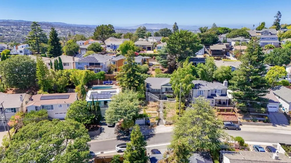 2032 Lyon Avenue Belmont, CA 94002