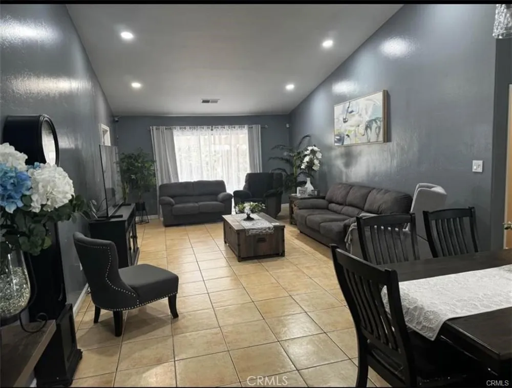 1201 Evadonna Bakersfield, CA 93307