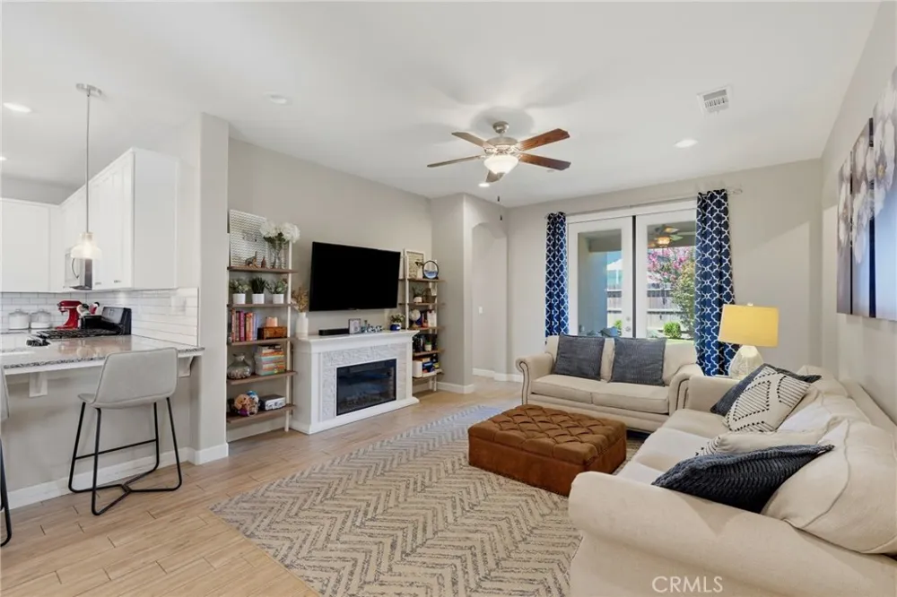 3207 Kent Street Visalia, CA 93291