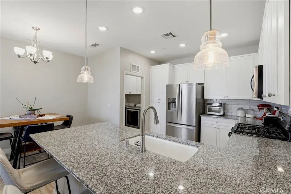 3207 Kent Street Visalia, CA 93291