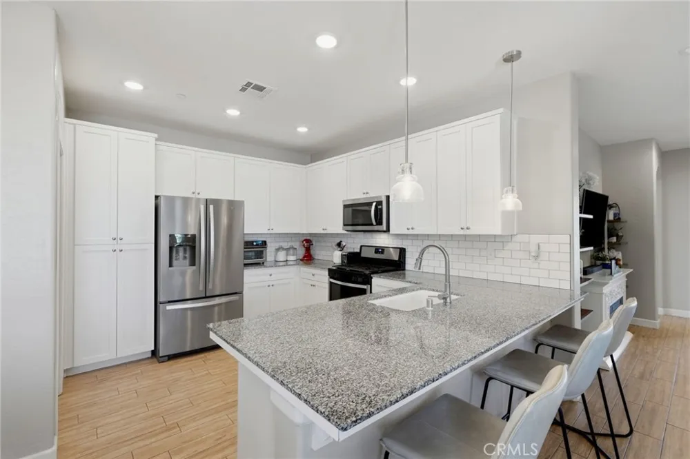 3207 Kent Street Visalia, CA 93291