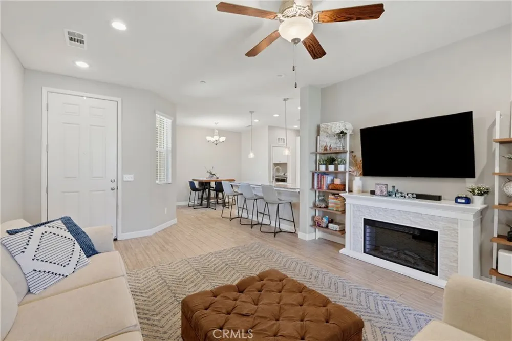 3207 Kent Street Visalia, CA 93291