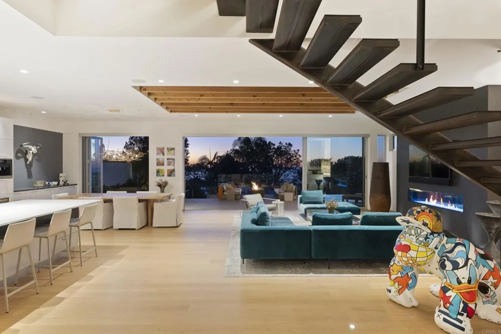 13675 Pine Needles Dr. Del Mar, CA 92014