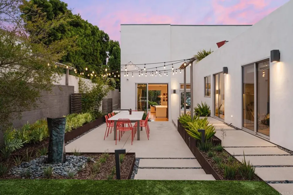 13675 Pine Needles Dr. Del Mar, CA 92014