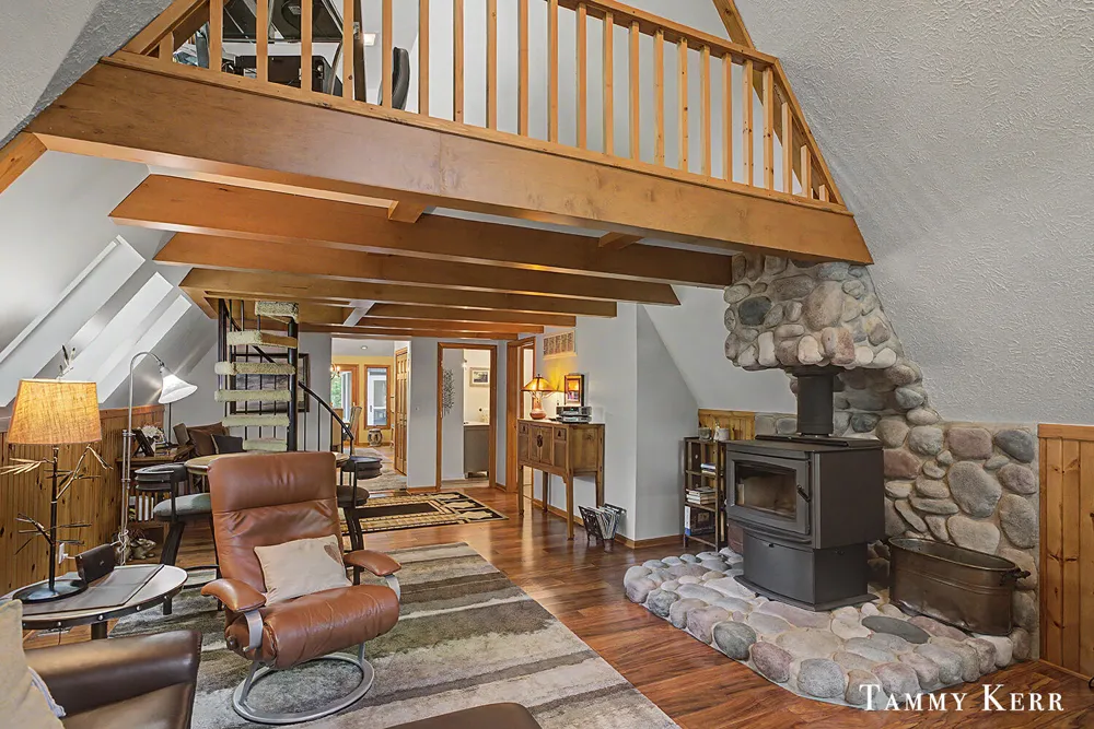 6051 Old Allegan Road Saugatuck, MI 49453