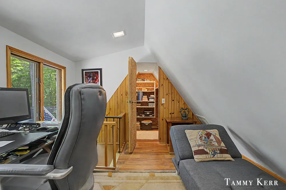6051 Old Allegan Road Saugatuck, MI 49453