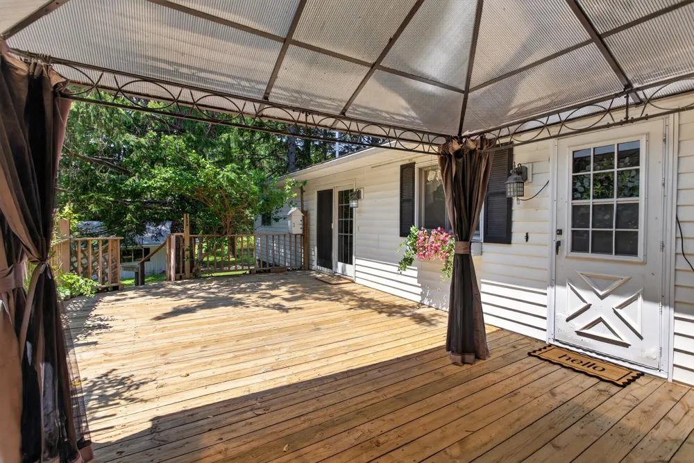 2367 Loomis Road Jackson, MI 49201