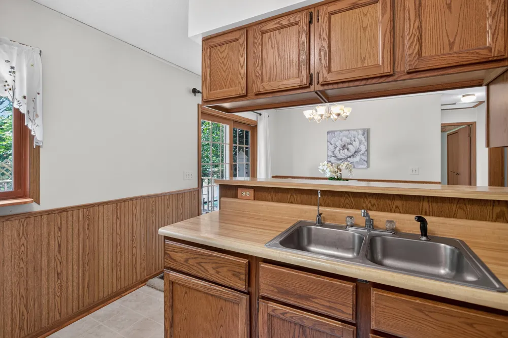 2367 Loomis Road Jackson, MI 49201