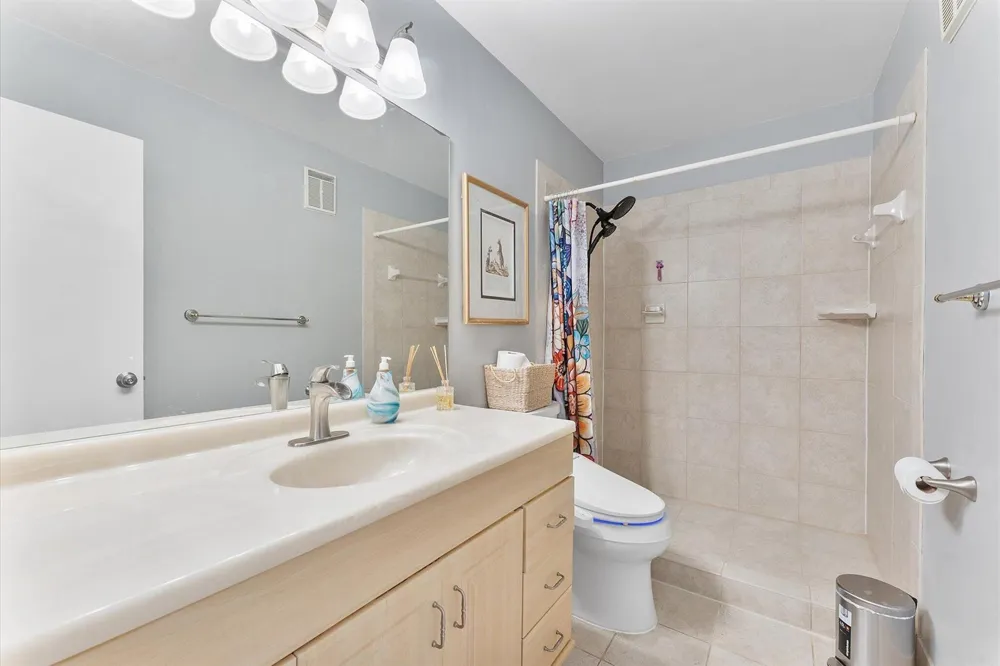 2562 NW 99TH AVENUE Coral Springs, FL 33065