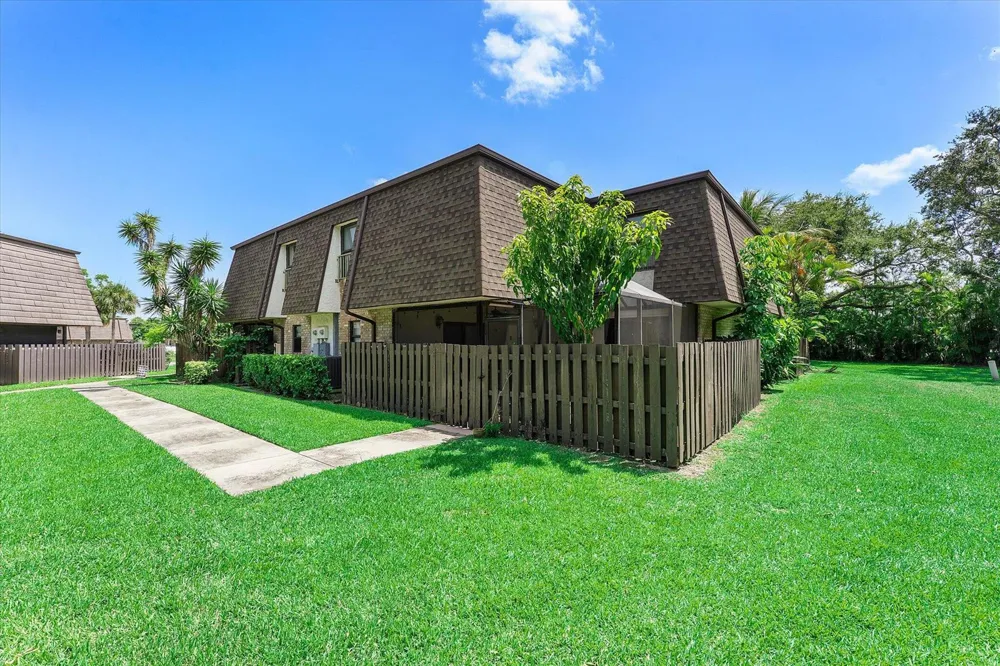 2562 NW 99TH AVENUE Coral Springs, FL 33065