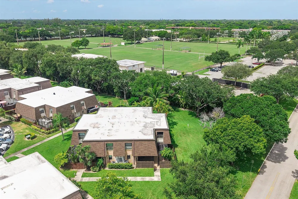 2562 NW 99TH AVENUE Coral Springs, FL 33065