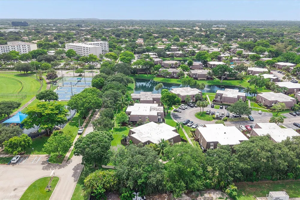 2562 NW 99TH AVENUE Coral Springs, FL 33065