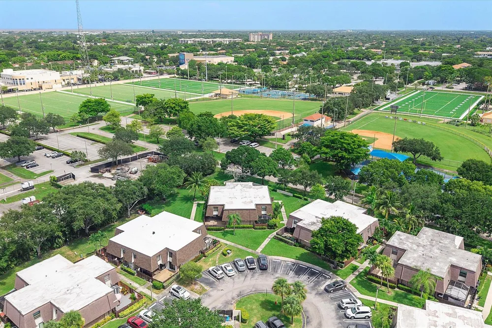 2562 NW 99TH AVENUE Coral Springs, FL 33065