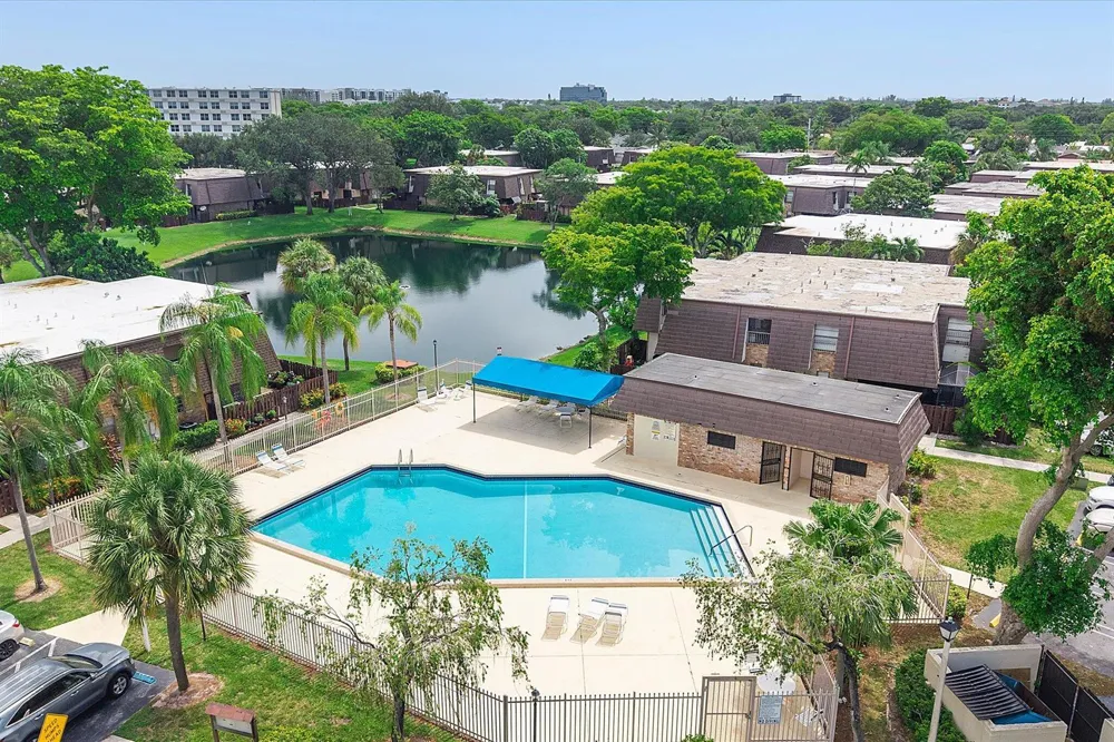 2562 NW 99TH AVENUE Coral Springs, FL 33065