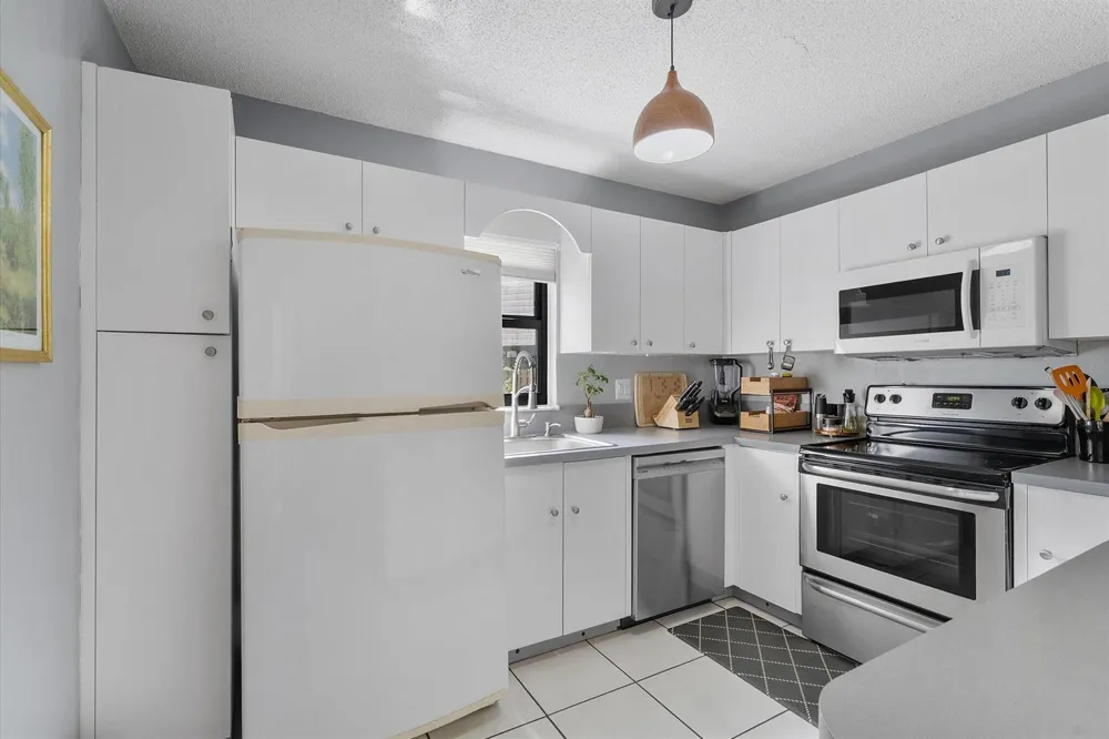 2562 NW 99TH AVENUE Coral Springs, FL 33065