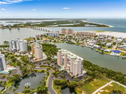 4192 Bay Beach Lane #875