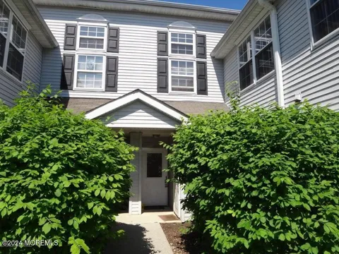 785 Banyan Court