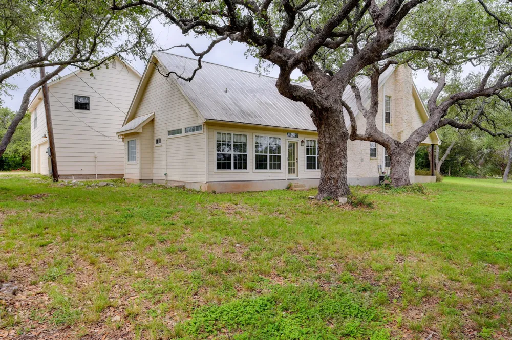 364 Nameless Road Driftwood, TX 78619