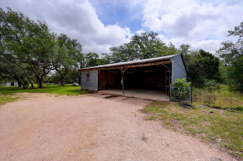 364 Nameless Road Driftwood, TX 78619