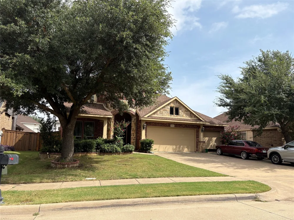 2756 Explorador Grand Prairie, TX 75054