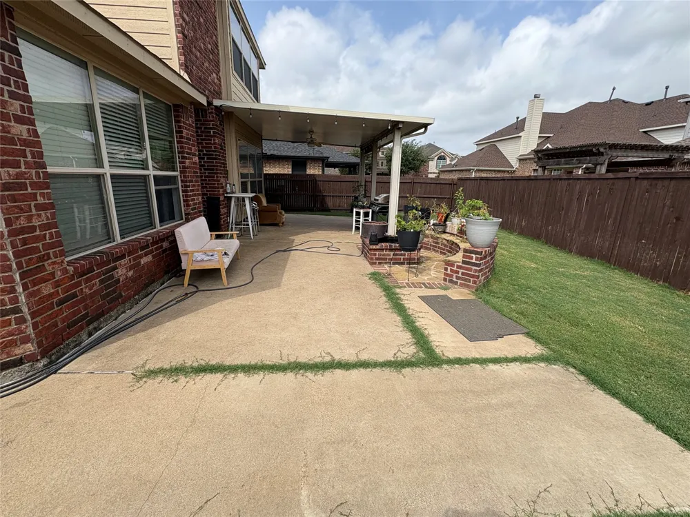 2756 Explorador Grand Prairie, TX 75054