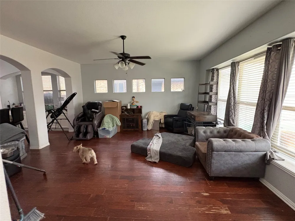 2756 Explorador Grand Prairie, TX 75054
