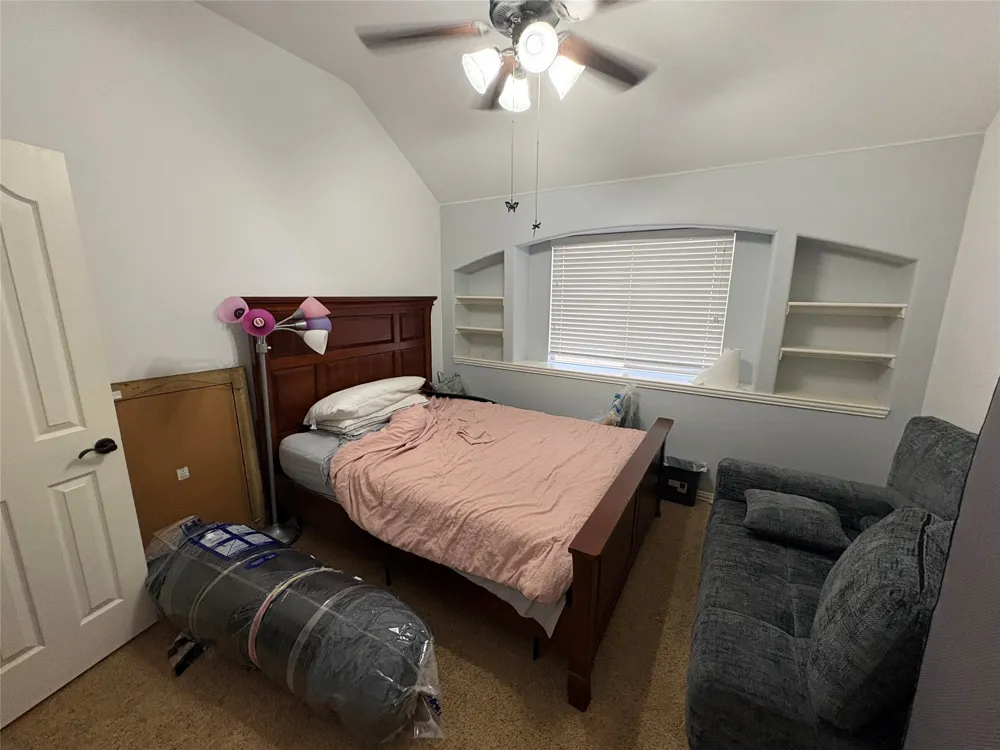 2756 Explorador Grand Prairie, TX 75054