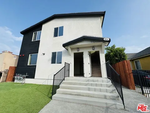851 E 76th Place #853