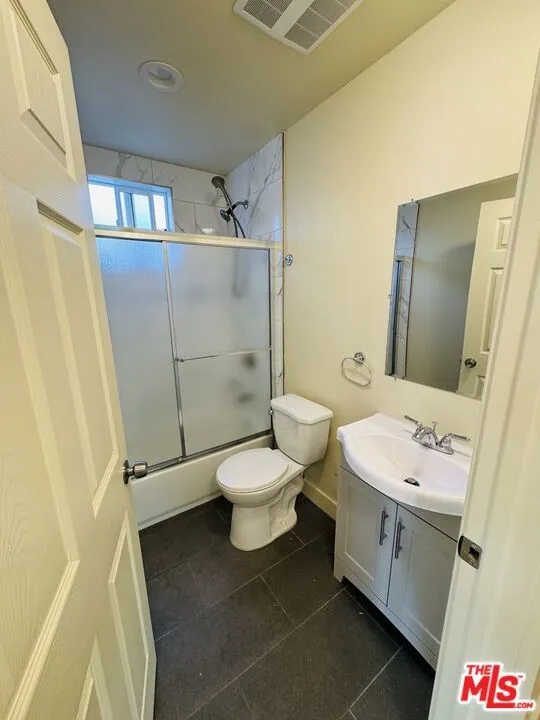 851 E 76th Place Los Angeles, CA 90001