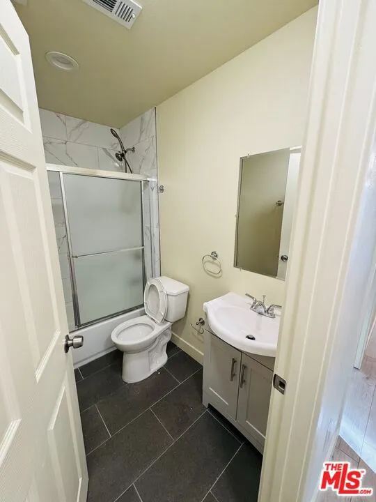 851 E 76th Place Los Angeles, CA 90001