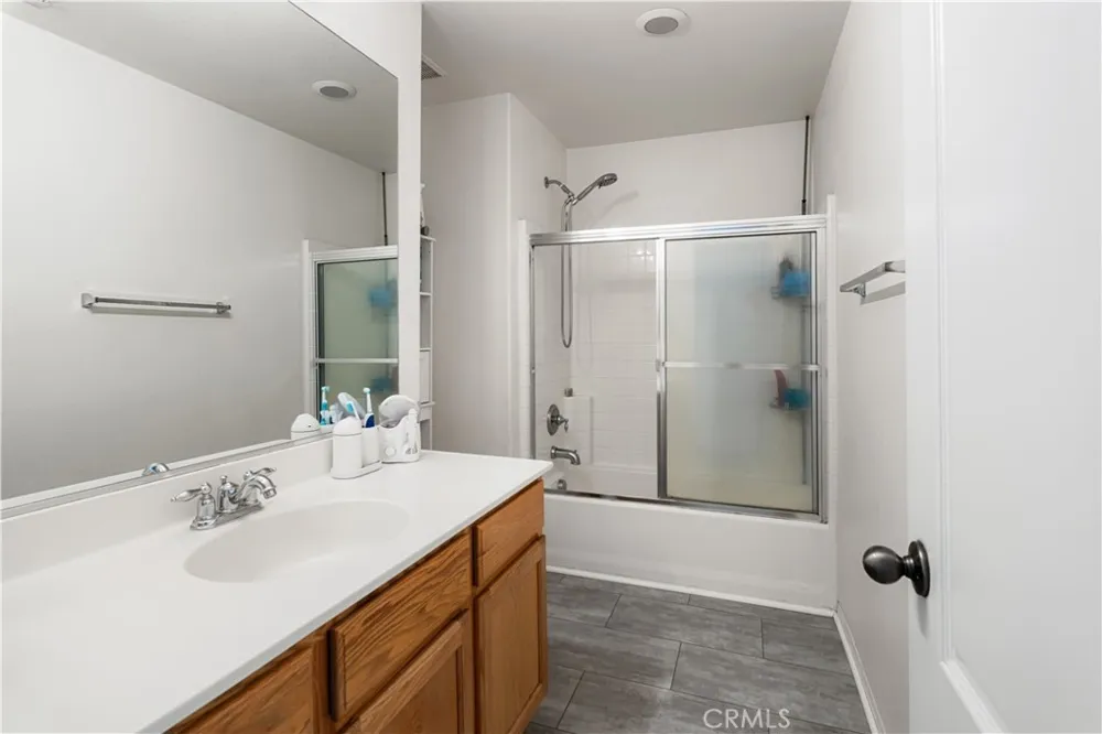 3873 Strand Perris, CA 92571