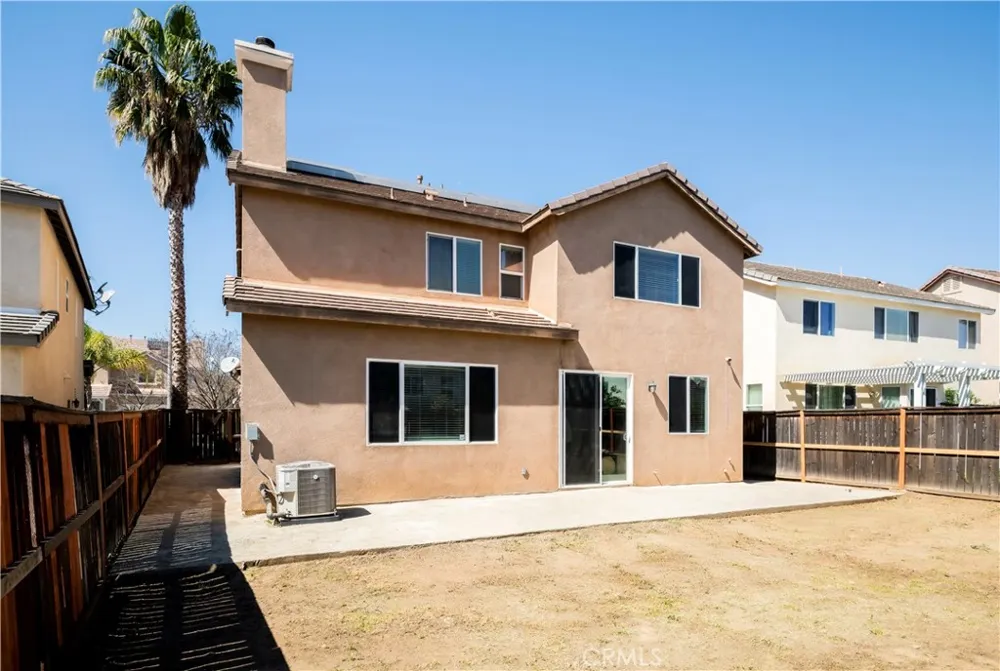 3873 Strand Perris, CA 92571