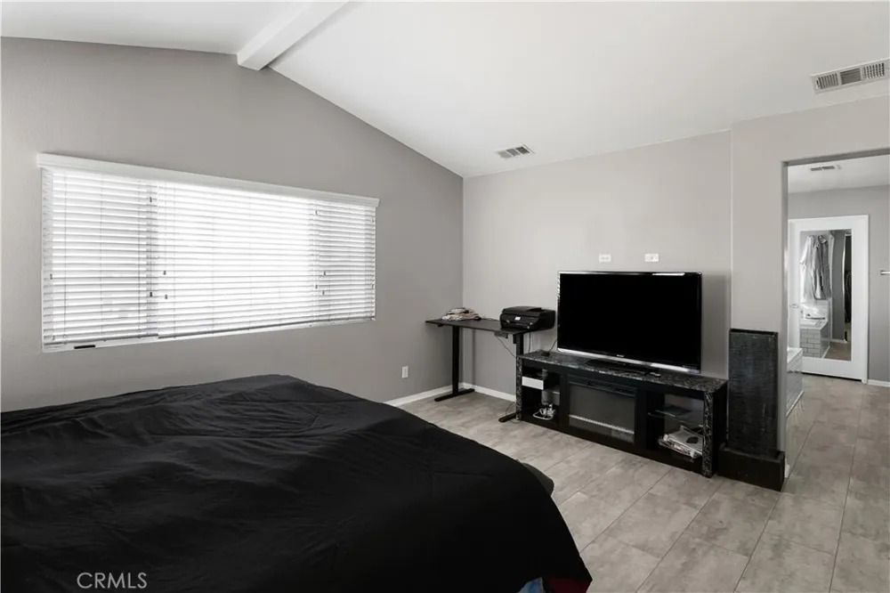 3873 Strand Perris, CA 92571