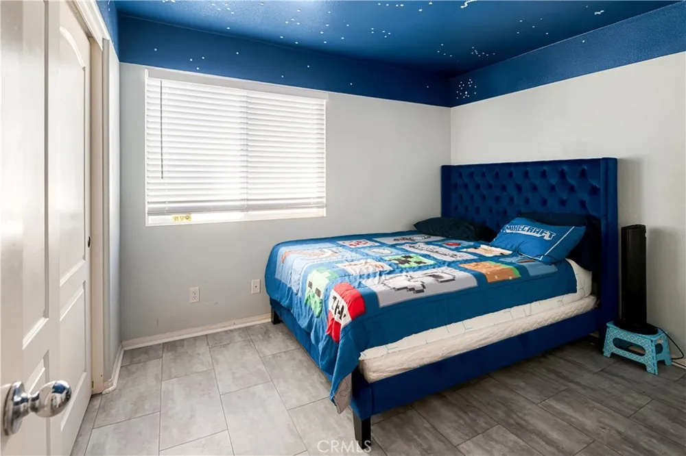 3873 Strand Perris, CA 92571