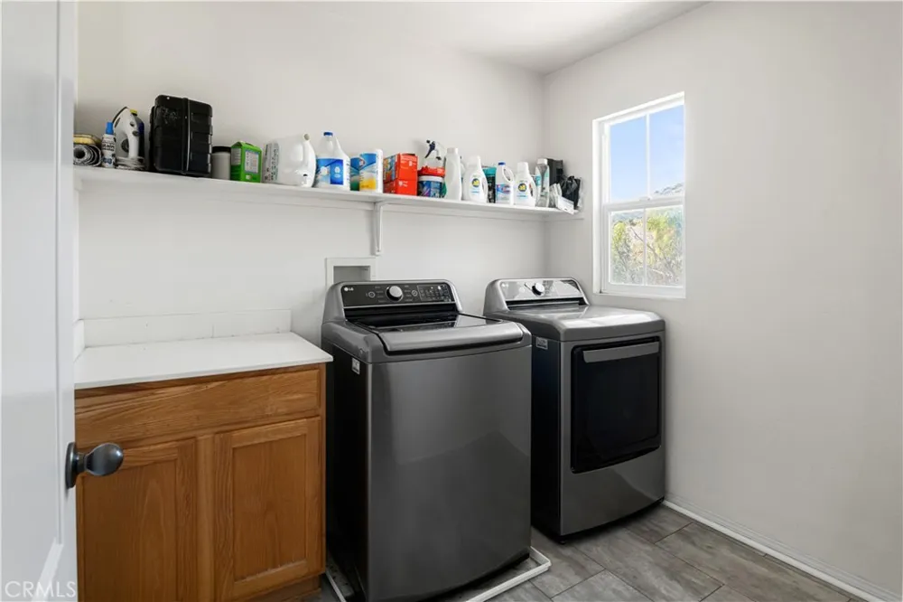 3873 Strand Perris, CA 92571