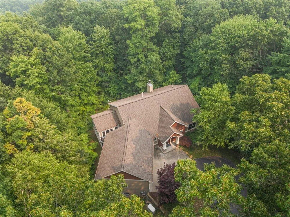 2066 Meek Drive NE Belmont, MI 49306