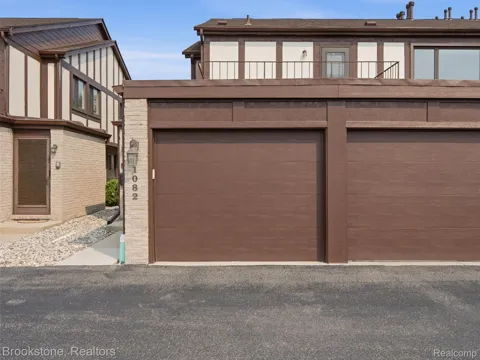 1082 Country Club Drive #84