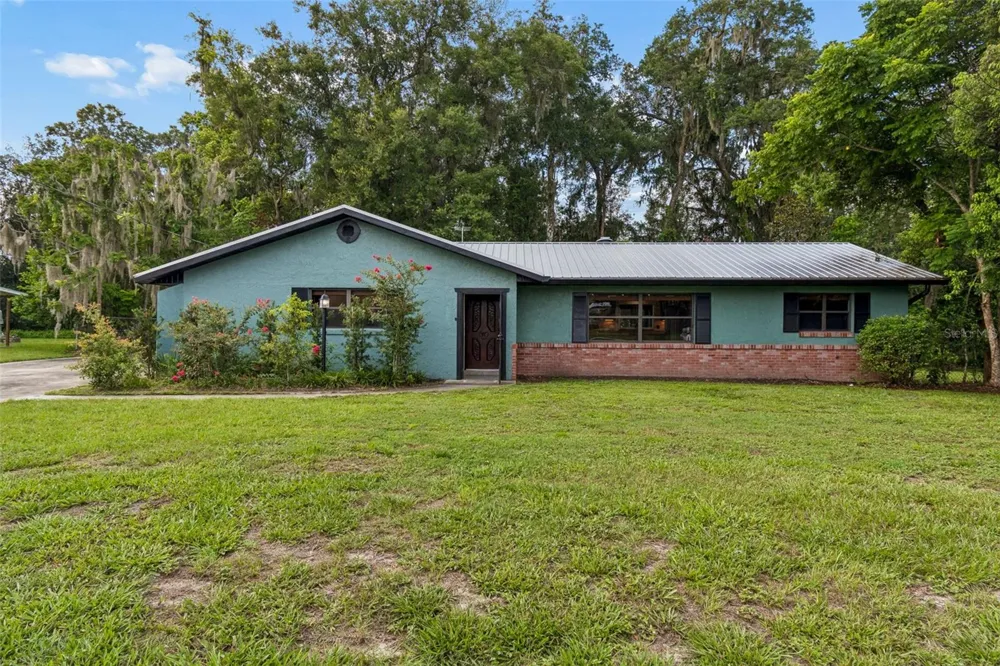1322 W VOORHIS AVENUE Deland, FL 32720
