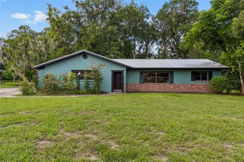 1322 W VOORHIS AVENUE