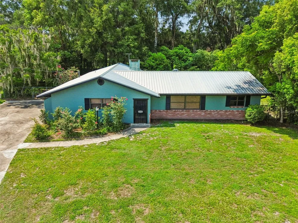 1322 W VOORHIS AVENUE Deland, FL 32720